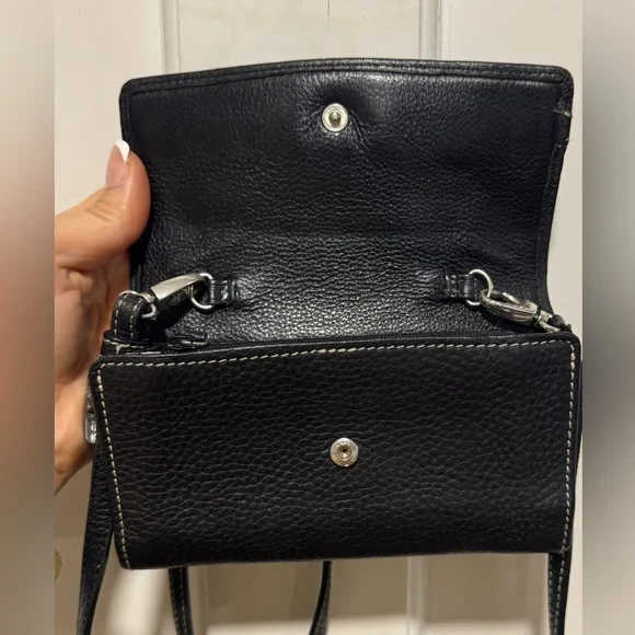 Brighton Crossbody Wallet in Black Leather - Picture 8 of 15